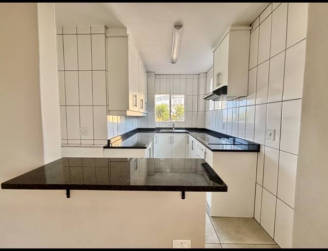 1 BEDROOM APARTMENT TO LET IN ESSENWOOD